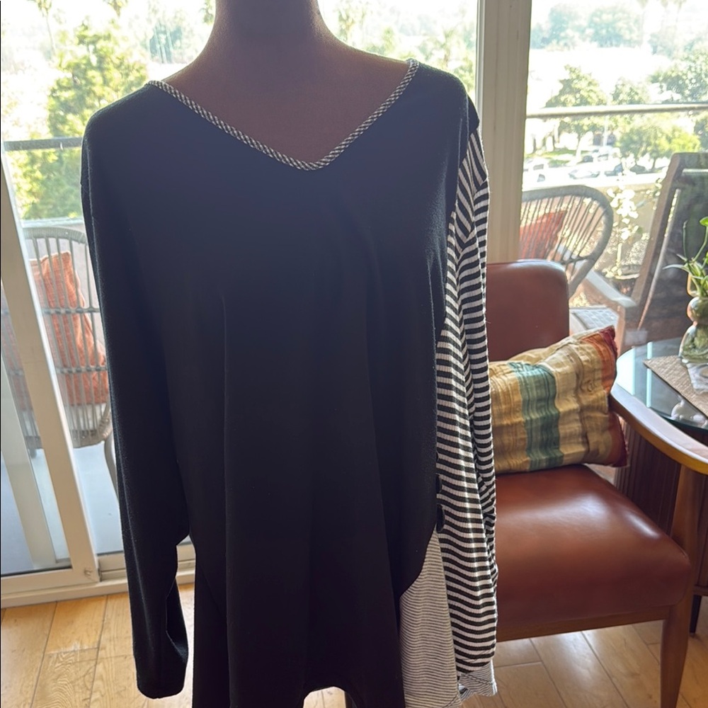 Black and White Oversized Long Sleeve Tunic